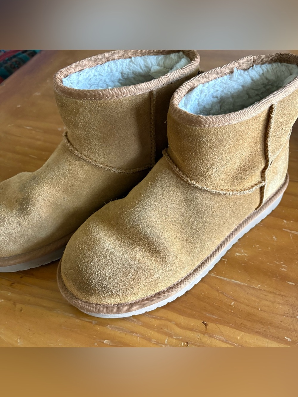 Women’s Koolabura by Uggs Shorties size 7